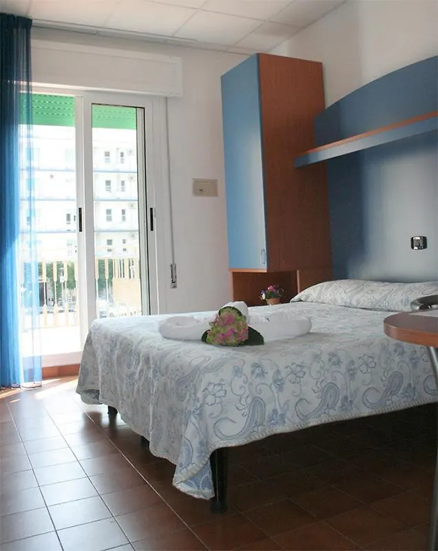 Hotel Trifoglio 利多迪迪耶索洛